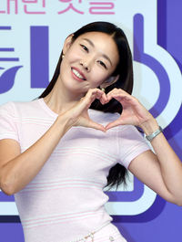[포토]하트 만들어 보이는 한혜진