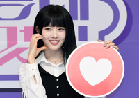 [포토]스테이씨 시은, 사랑스런 볼하트