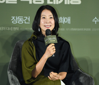 ‘보통의 가족’ 김희애 “대한민국 최고 배우들과 함께했다…성실함에 저도 배워” [SS현장]