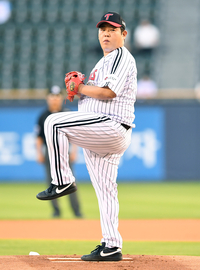 [포토]시구하다 부상 문상훈, 1년 만에 다시 도전!