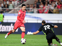 [포토] 손흥민 ‘아! 막히고 말았어’