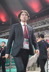 [포토]홈 경기 나서는 홍명보 감독