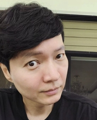 오랜만에 밝아진 얼굴로 등장…신정환 “양스러운 내 표정” [★SNS]