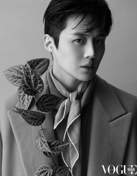 ‘꽃을 든 최국장’ 김선호 ‘폭군’ 인기 힘입어 보그 홍콩 화보