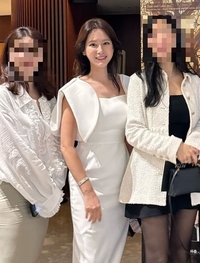 안정환♥이혜원, 두 아이 엄마 맞아?…흰색 드레스로 뽐낸 우아함 [★SNS]