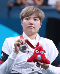 5세트 듀스→통한의 실점→끝내 품지 못한 金…3번째 패럴림픽, 탁구 윤지유의 ‘탄식’ [파리2024]