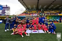 10년만 16강 진출한 여자 U-20 박윤정 감독 “한국 여자축구 희망·발전 계기 되길”