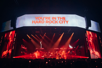 故김민기 봉우리 소환한 잔나비, 新 록큰롤 제왕 대관식에는 최정훈 친형 최정준 대표가 함께 했다 [조은별의 ★★레터]