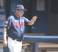 “왼손 오른손? 잘 던지는 선수···계속 잘한 선수” 김태형 감독, 드래프트 하루 앞두고 굵직한 힌트 [SS잠실in]