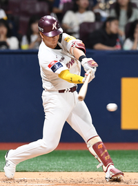 [포토]키움 김건희의 선제 적시타