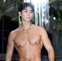 전지현, ‘공부왕찐천재 홍진경’으로 데뷔 첫 유튜브 도전 [공식]