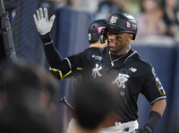 [포토] 로하스, 5회 솔로포에 이어 6회에 만루홈런