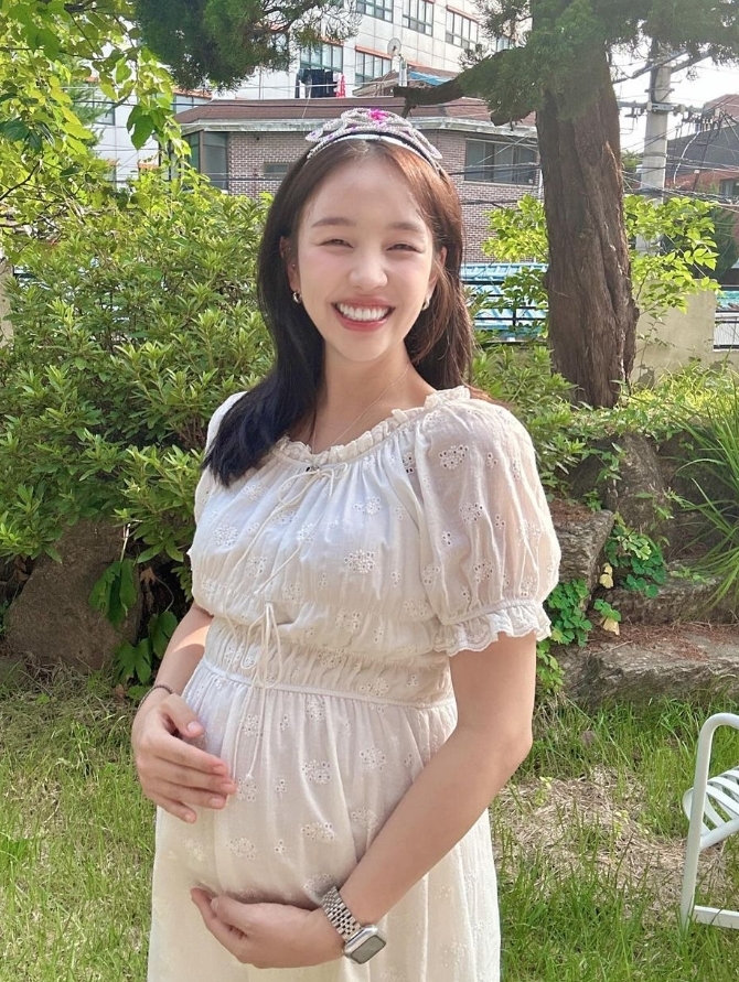 백아연