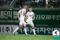 ‘채현우 버저미터 득점’ 선두 안양, 김포 2-1로 제압…2위 서울 이랜드와 6점 차로 벌렸다