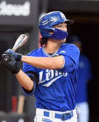 [포토]삼성 구자욱, 추가점 뽑는 솔로 홈런