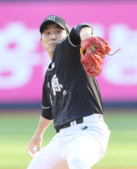 [포토]KT 조이현, 삼성전 선발 등판