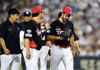 [포토] 2회 부상으로 교체되는 스타우트