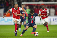 윙어 아닌 미드필더로 정착? PSG서 영향력 높여 가는 이강인, 멀티플레이어의 가치 증명 중