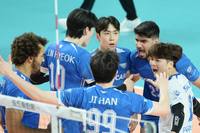 ‘쌍포’ 알리·아히 32득점 합작…우리카드, 한국전력 3-0으로 꺾고 ‘첫 승’[현장리뷰]