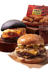 “2980원 더블 버거 나왔다”…이마트, 가성비 ‘어메이징 델리’ 2탄 출시