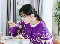 신민아, 이런 표정도 있었네…이상이 앞 흑화 (‘손해 보기 싫어서’)