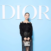 디올 글로벌 앰배서더 지수, 뷰티 룩 공개...2025 봄-여름 레디-투-웨어 컬렉션