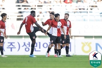 ‘회장사’ 부산 5골 화력쇼→안산 5-0 대파 ‘1부 승격향해 진격’…성남, 전경준 체제서 첫 승점 [K리그2]