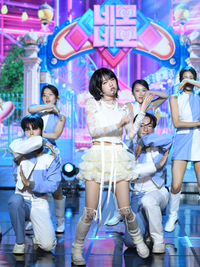 [포토] 깜찍한 컴백 무대 펼치는 최예나(YENA)