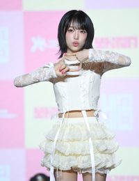 [포토] 최예나(YENA) ‘8개월 만에 깜찍하게 컴백’