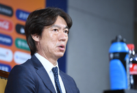 [포토] 홍명보 감독 ‘손흥민은 무리하게 출전시키지 않을 것’