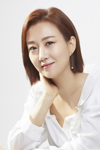 장윤정, 립싱크 의혹에 입 열었다…소속사 측 “입만 벙끗하지 않는다” [공식]