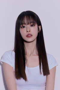 신예 한성민, 이창섭 신곡 MV 출연… 청순 비주얼 눈길