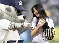 [포토]뉴진스 민지의 미소, 철웅이 설레겠네!