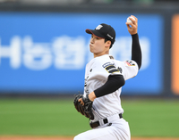‘5위 결정전부터 4연승’ 마법의 KT 엄상백으로 5연승 조준, 반격 노리는 LG는 임찬규 출격 [준PO]