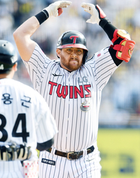 [포토]LG 오스틴의 적시타 세리머니