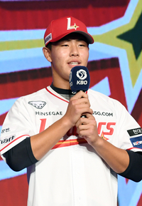 [공식] ‘이율예 2억2000만-신지환 1억2000만’ SSG, 2025 신인 10명과 계약 완료