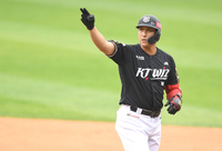 [포토] 황재균, 2회 기선제압 적시타