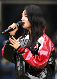 [포토]준플레이오프 2차전 애국가 부르는 규빈