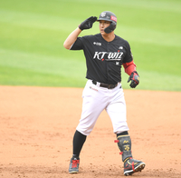 [포토] 황재균, 2회 깔끔한 적시타