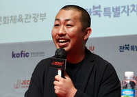 ‘새벽의 모든’ 미야케 쇼 감독 “밤의 어두움 뒤 밝은 감정 가질 수 있는 영화” [SS인터뷰②]