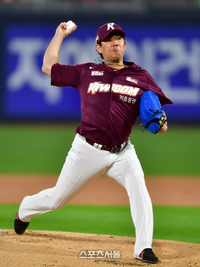 [공식] ‘허리 수술만 3회’ 불굴의 아이콘 정찬헌, 끝내 현역 은퇴…키움 선수단 9명 정리