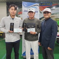KPGA 챔피언스투어 2승 임석규, 쏙 빼닮은 ‘늦깎이’ 제자 우성윤 드림필드투어 사상 첫 동반우승