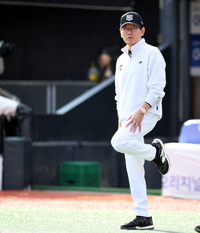 “벼랑 끝 몰려야 잘하는 것 같다” 다시 KT 매직 강조한 이강철 감독 [준PO4]
