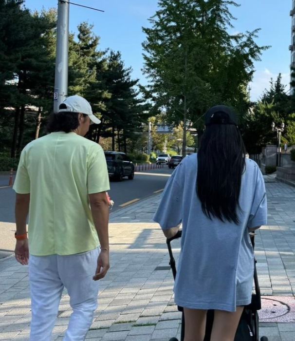 김윤지