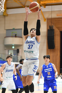 ‘강혁표’ 다연발포 무장한 가스공사, 삼성 잡고 KBL컵 4강 진출