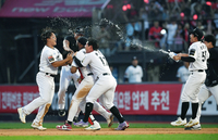 [포토]심우준 끝내기 안타 KT, 이겼다!