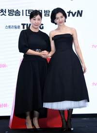 [포토] 김태리-라미란 ‘손 꼬옥 잡고’