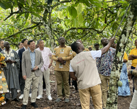 신동빈 회장, 아프리카 가나 방문…한·일 롯데 사업 역량 확보