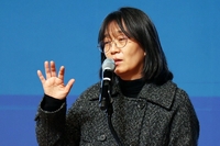 노벨문학상 한강 소설 ‘채식주의자’ 경기도교육청 ‘유해 도서’ 지정 도마 위에