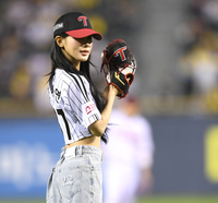 [포토] (여자)아이들 미연, 포수 녹이는 눈빛